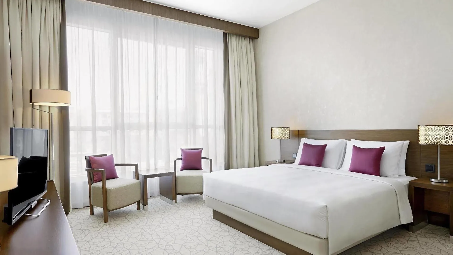 Hyatt Place Dubai Al Rigga Residences 4*,